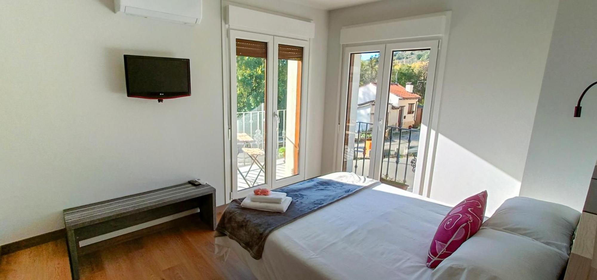 Apartamentos El Puente Covarrubias Eksteriør bilde
